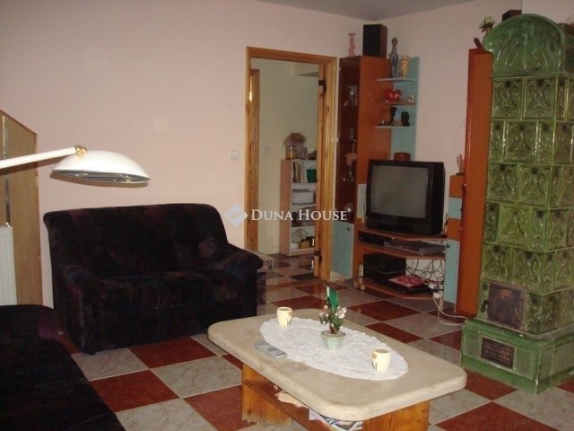 Eladó családi ház, Tápiószecsőn 69.9 M Ft, 7 szobás