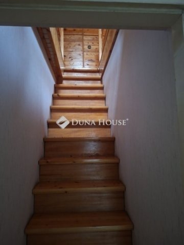Eladó családi ház, Sülysápon 95.5 M Ft, 5 szobás