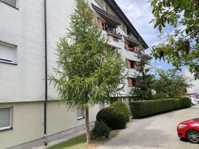 Eladó téglalakás, Veszprémben 65 M Ft, 2 szobás