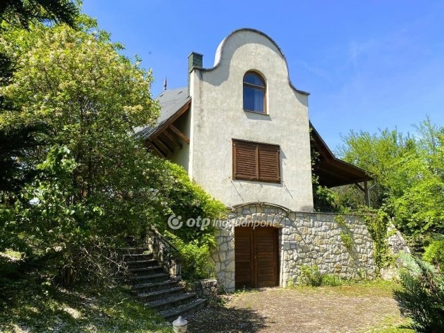 Eladó családi ház, Balatonakarattyán 149 M Ft, 5 szobás