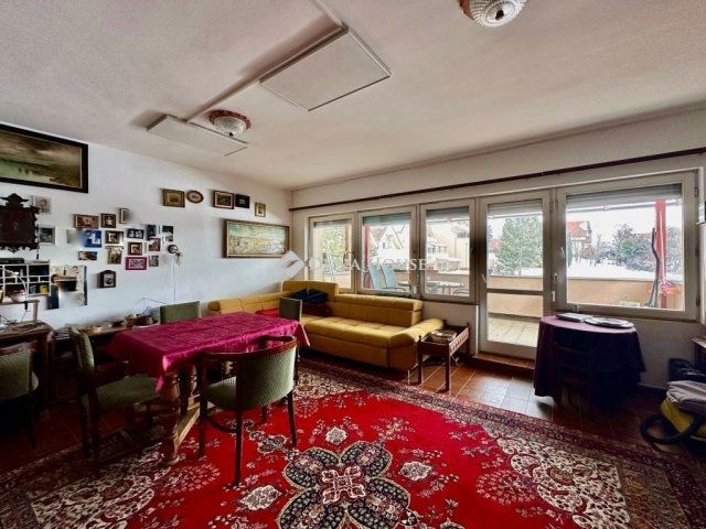 Eladó téglalakás, Pécsett 99 M Ft, 5 szobás