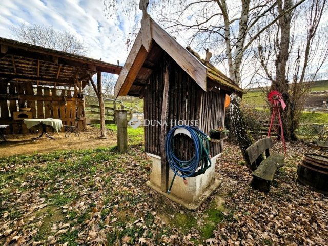 Eladó családi ház, Erdősmárokok 69 M Ft, 6 szobás