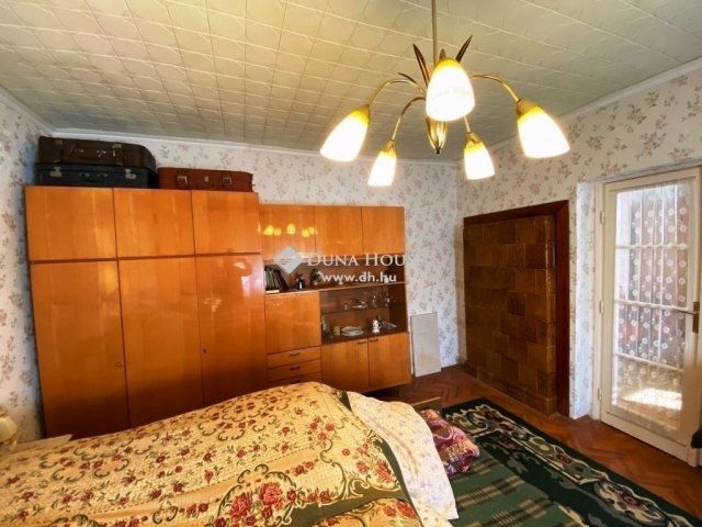 Eladó családi ház, Szentmártonkátán 43.9 M Ft, 3 szobás