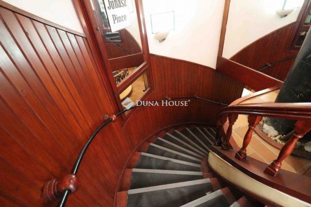 Eladó üzlethelyiség, Budapesten, VI. kerületben 123 M Ft