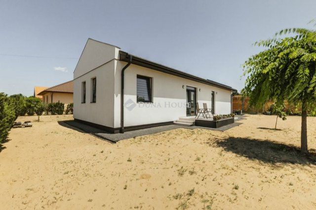 Eladó családi ház, Kecskeméten 89.9 M Ft, 3 szobás