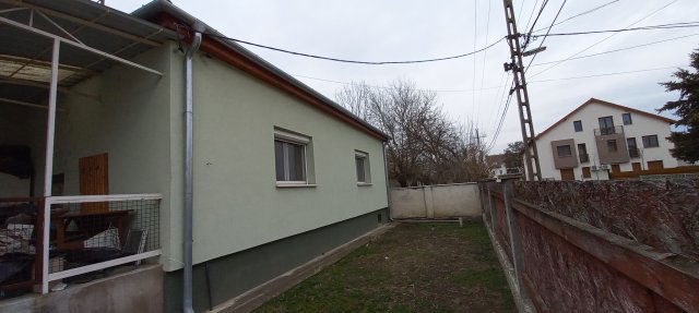 Eladó családi ház, Bicskén 65 M Ft, 3 szobás