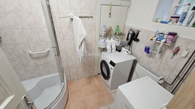 Eladó családi ház, Várpalotán 84.3 M Ft, 3 szobás