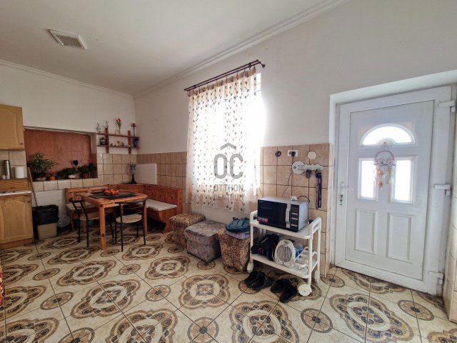 Eladó családi ház, Törtelen 18 M Ft, 6 szobás