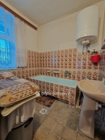 Eladó családi ház, Vaszaron 13.9 M Ft, 2 szobás
