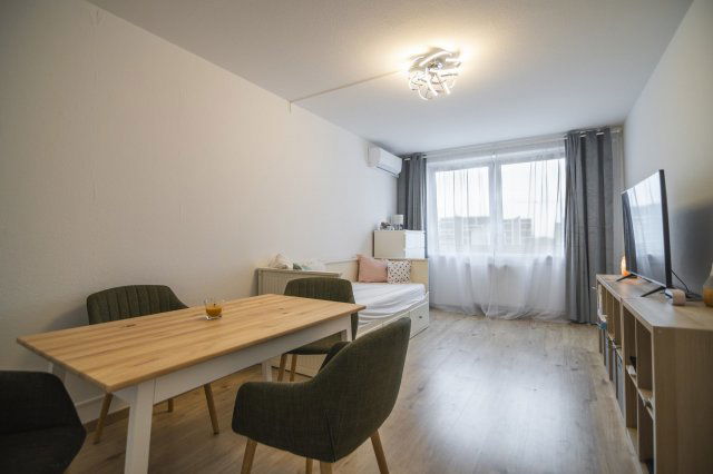 Eladó panellakás, Budapesten, III. kerületben, Kerék utcában