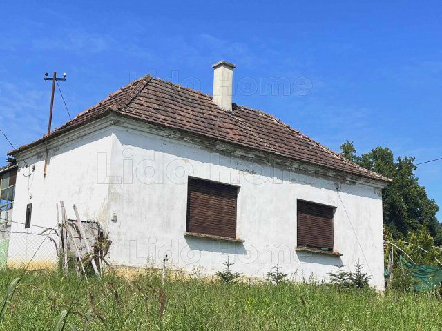 Eladó családi ház, Surdon 10.5 M Ft, 7 szobás