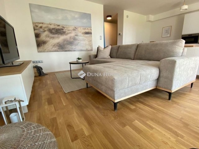 Eladó téglalakás, Balatonfűzfőn 110 M Ft, 2 szobás