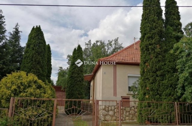 Eladó családi ház, Pécsváradon 64.9 M Ft, 4 szobás