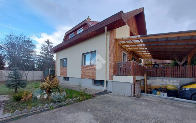 Eladó családi ház, Gödön 99.9 M Ft, 7 szobás