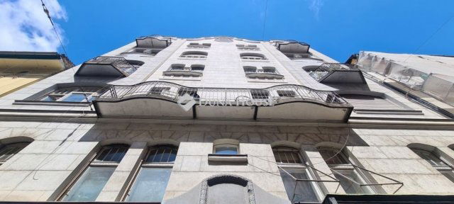Eladó téglalakás, Budapesten, VI. kerületben 95.9 M Ft, 3 szobás