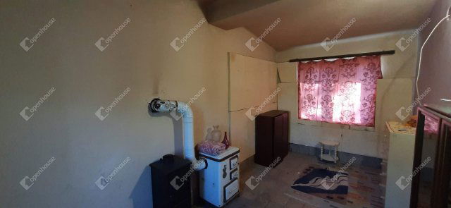 Eladó családi ház, Lovásziban 7.6 M Ft, 2 szobás