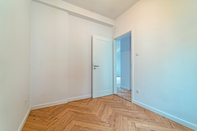 Eladó téglalakás, Budapesten, VII. kerületben 99 M Ft, 3 szobás