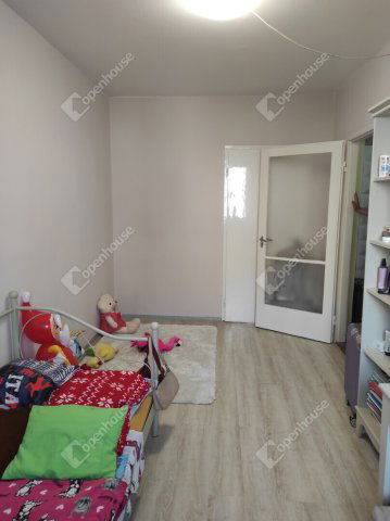 Eladó panellakás, Szegeden 47.9 M Ft, 3 szobás