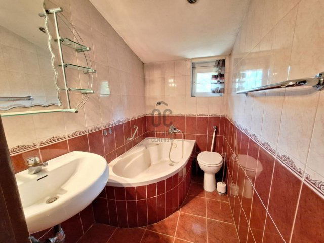 Eladó családi ház, Budapesten, XX. kerületben 120 M Ft, 8 szobás