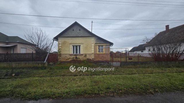 Eladó családi ház, Tetétlenen 8.5 M Ft, 2 szobás