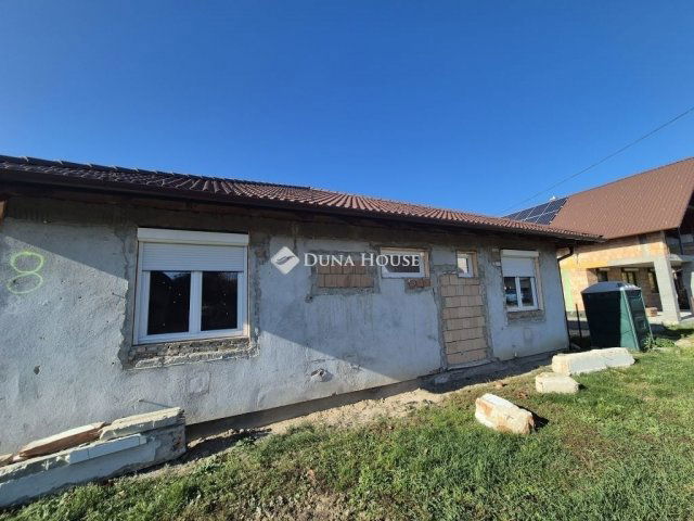 Eladó családi ház, Enyingen 42 M Ft, 4 szobás