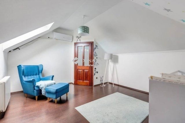 Eladó családi ház, Dabason 279 M Ft, 8 szobás