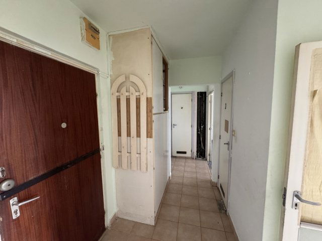 Eladó panellakás, Pécsett 35.9 M Ft, 2 szobás