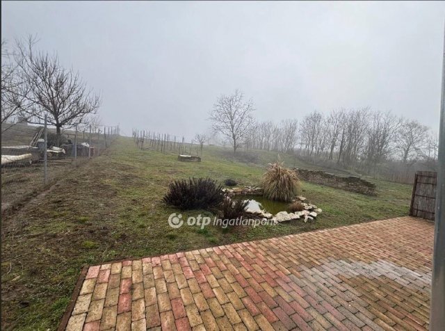 Eladó családi ház, Bezedeken 42 M Ft, 3 szobás