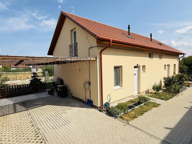 Eladó ikerház, Szentendrén 124.9 M Ft, 4 szobás