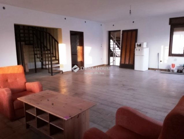 Eladó családi ház, Gödön 169 M Ft, 5 szobás