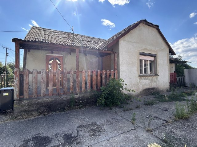 Eladó családi ház, Csémen 34.9 M Ft, 3 szobás