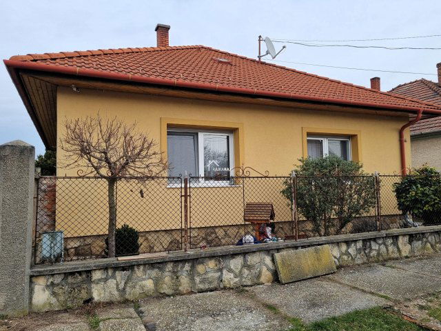 Eladó családi ház, Hegyeshalomban 73.125 M Ft, 3 szobás