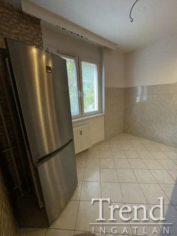 Kiadó panellakás, albérlet, Dunaújvárosban 120 E Ft / hó