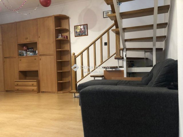 Eladó családi ház, Gödön 118.3 M Ft, 6 szobás
