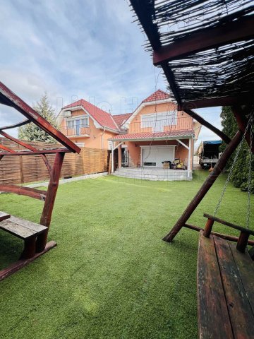 Eladó családi ház, Szigetszentmiklóson 185 M Ft, 4 szobás