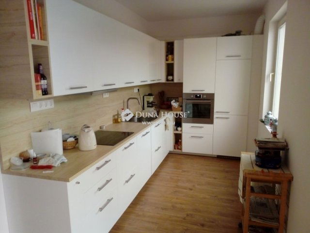 Eladó sorház, Pécsett 119.9 M Ft, 2+1 szobás