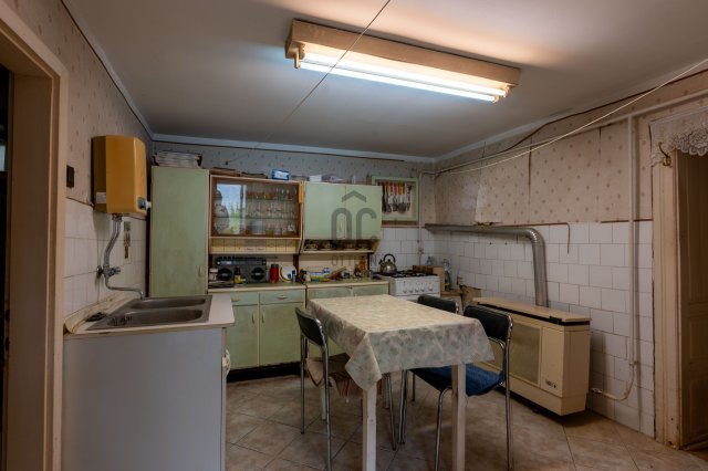 Eladó családi ház, Bakonycsernyén 18.9 M Ft, 2 szobás