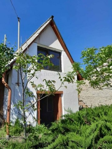 Eladó családi ház, Pécsett 12.99 M Ft, 1 szobás