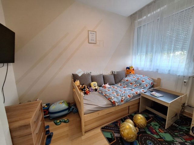 Eladó panellakás, Kecskeméten 47.5 M Ft, 3 szobás