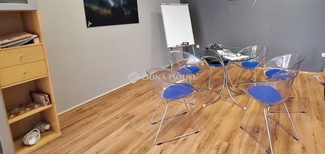 Eladó ipari ingatlan, Budapesten, XVIII. kerületben 650 M Ft