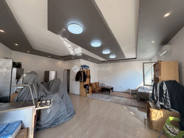 Eladó családi ház, Vecsésen 185 M Ft, 9 szobás