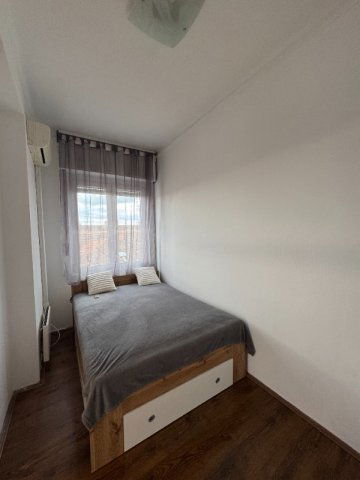 Kiadó téglalakás, albérlet, Pécsett, Rákóczi úton, 2 szobás
