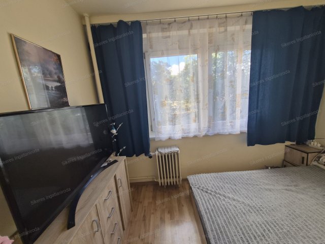 Eladó panellakás, Tatabányán 31.99 M Ft, 1+1 szobás