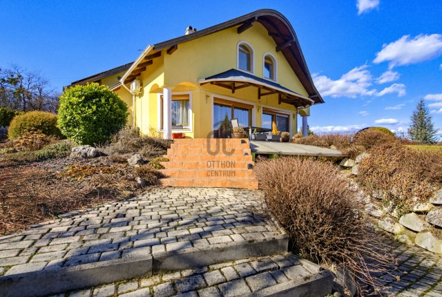 Eladó családi ház, Sén 250 M Ft, 7 szobás