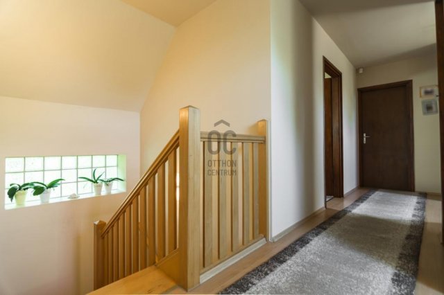 Eladó családi ház, Szigetszentmiklóson 145 M Ft, 6 szobás