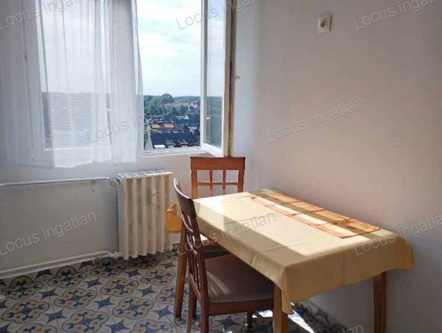 Kiadó panellakás, albérlet, Szolnokon 120 E Ft / hó
