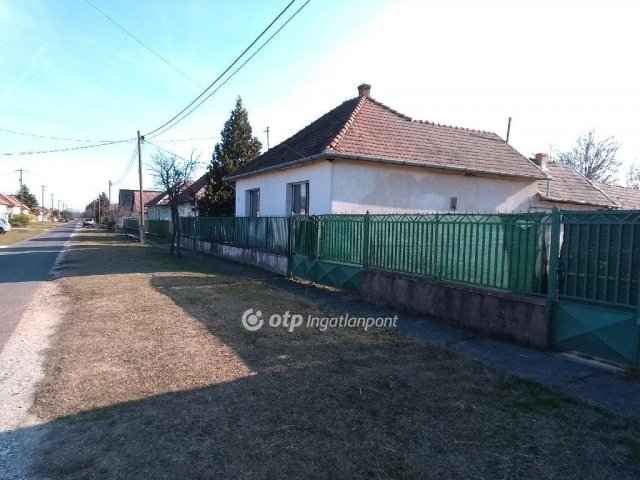 Eladó családi ház, Tápióságon 29.9 M Ft, 3+1 szobás