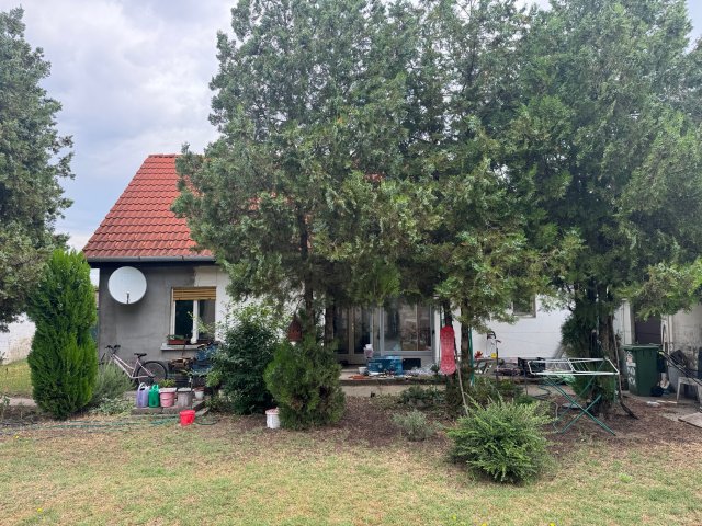 Eladó családi ház, Pilisen 41.4 M Ft, 2 szobás