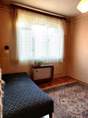 Eladó téglalakás, Szolnokon 42.5 M Ft, 3 szobás