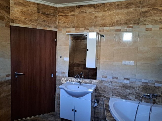 Eladó családi ház, Kunszentmártonban 34.9 M Ft, 3 szobás